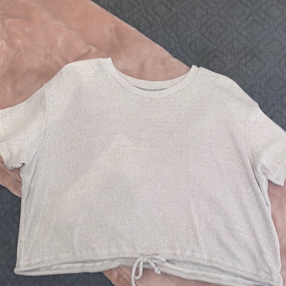 american eagle cropped shirt with tie in the front - Picture 1 of 4